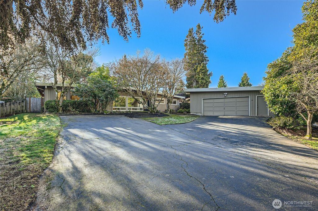 Photo of 8445 NE 9th Street, Medina, WA 98039 (MLS # 2386031)