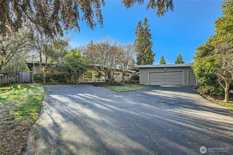 8445 NE 9th Street Medina WA 98039