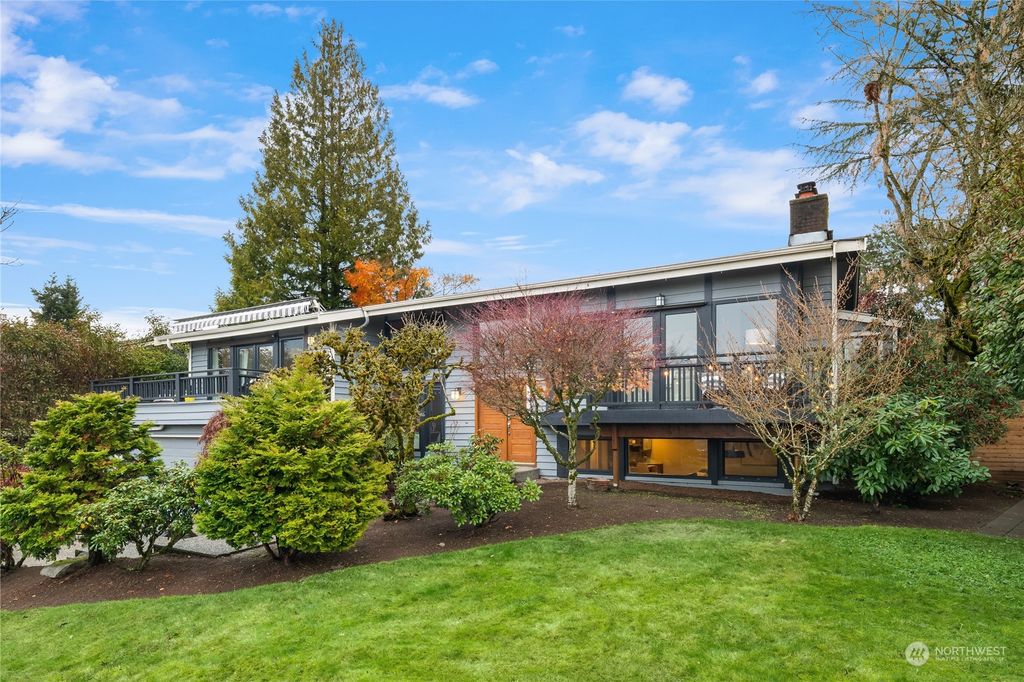 Photo of 6202 105th Avenue NE, Kirkland, WA 98033 (MLS # 2020356)