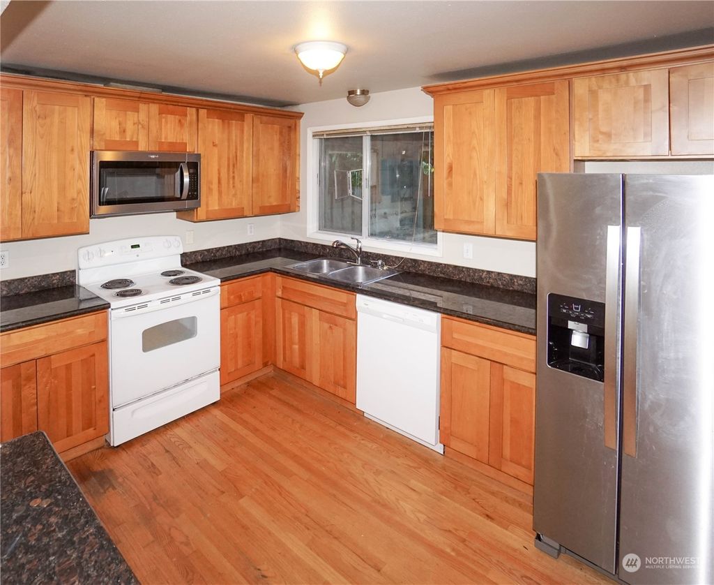 Photo of 116 164th Avenue NE, Bellevue, WA 98008 (MLS # 2280389)