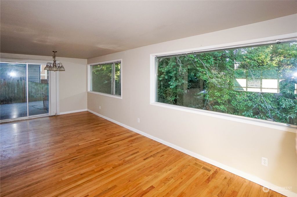 Photo of 116 164th Avenue NE, Bellevue, WA 98008 (MLS # 2280389)