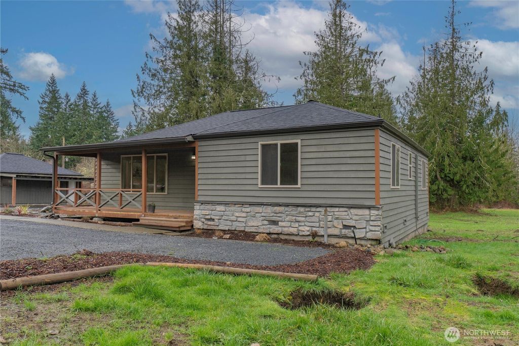 Photo of 39618 E meridian, Eatonville, WA 98328 (MLS # 2524590)