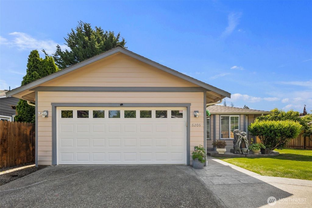 Photo of 6206 72nd Street NE, Marysville, WA 98270 (MLS # 2382486)