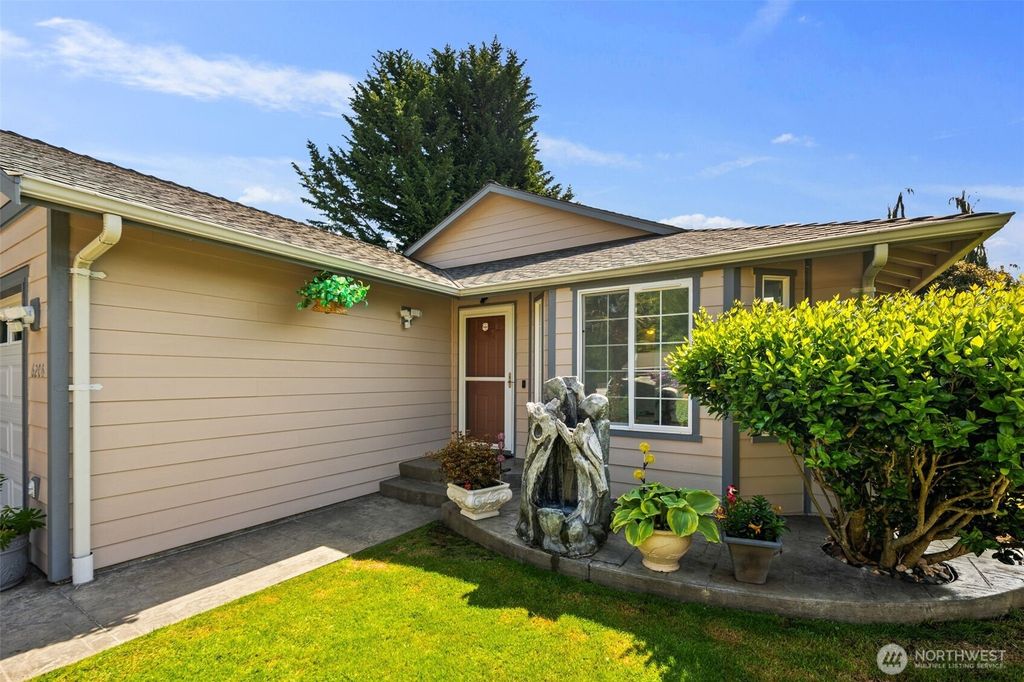 Photo of 6206 72nd Street NE, Marysville, WA 98270 (MLS # 2382486)