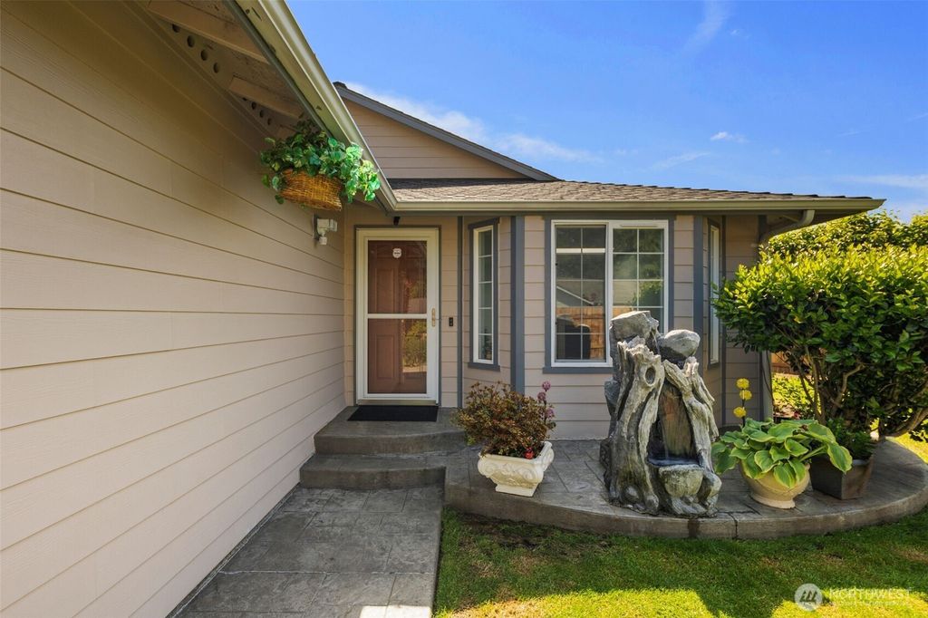 Photo of 6206 72nd Street NE, Marysville, WA 98270 (MLS # 2382486)