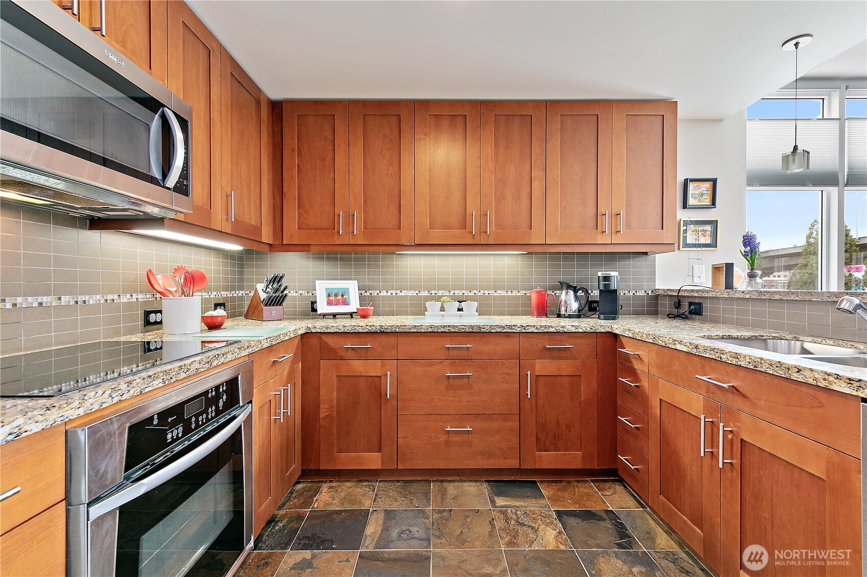 1515 Dock Street 401