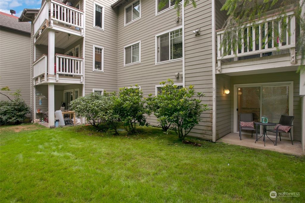 Photo of 18501 SE Newport Way #K143, Issaquah, WA 98027 (MLS # 1995586)