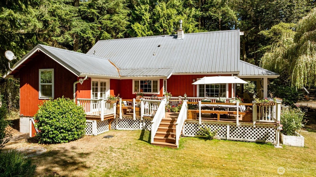 Photo of 3440 Shady Glen Lane, Greenbank, WA 98253 (MLS # 2573834)