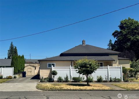 Photo of 518 Edson Street, Lynden, WA 98264 (MLS # 2445059)