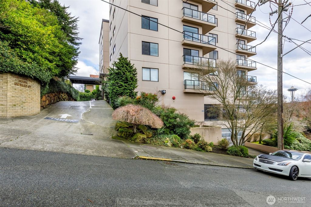 Photo of 100 Ward Street #606, Seattle, WA 98109 (MLS # 2483488)