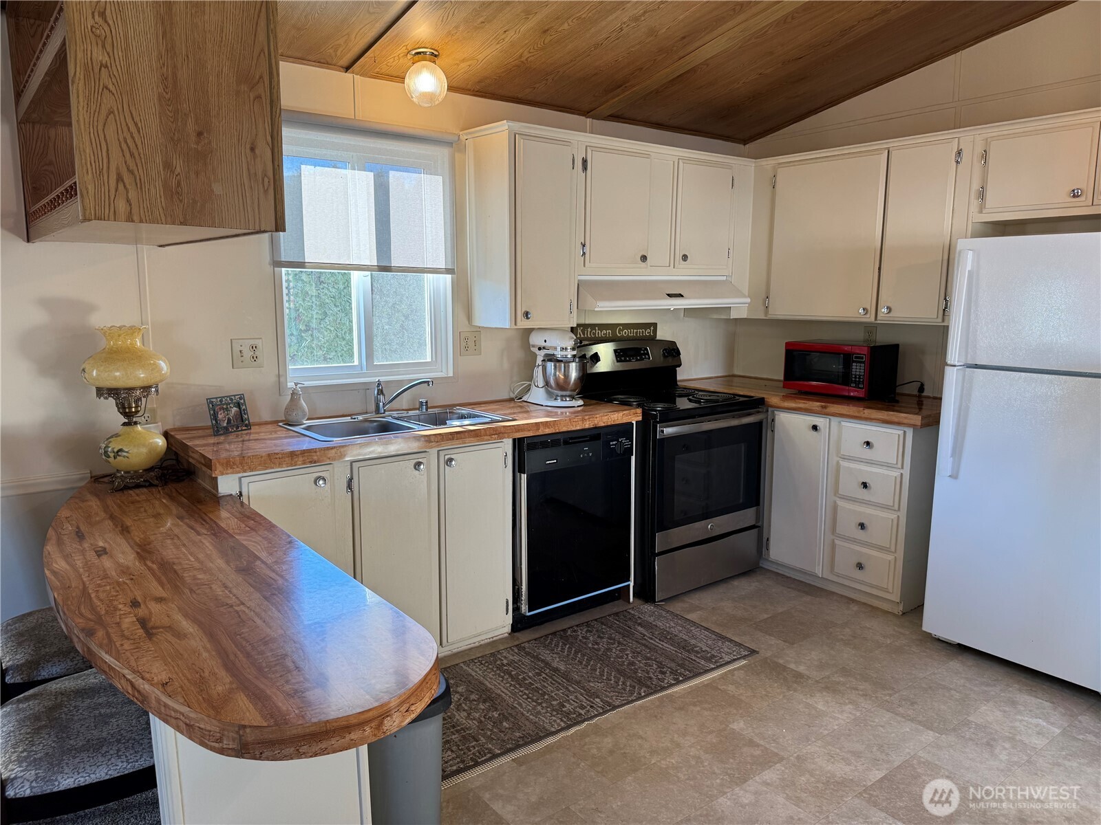 1608 N Western Avenue 15