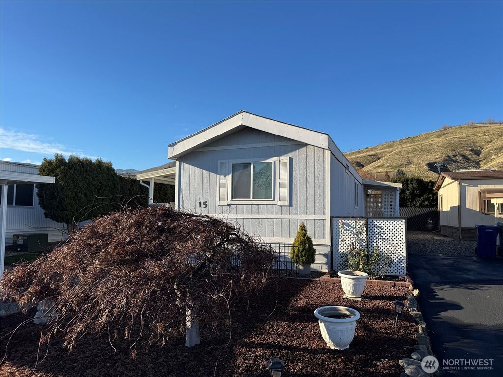 Photo of 1608 N Western Avenue #15, Wenatchee, WA 98801 (MLS # 2461288)