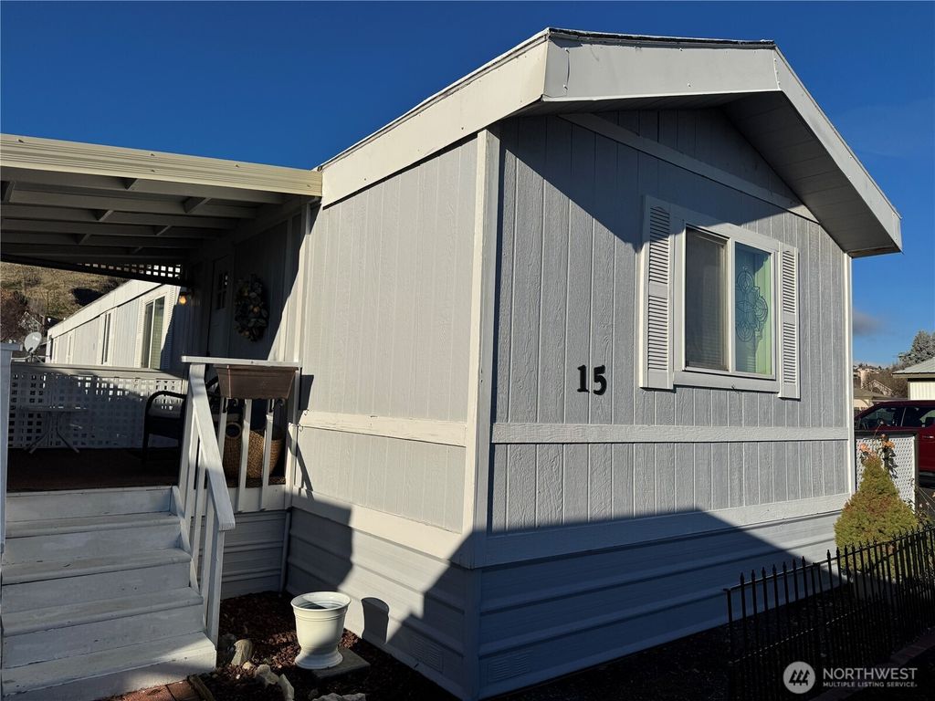 Photo of 1608 N Western Avenue #15, Wenatchee, WA 98801 (MLS # 2461288)