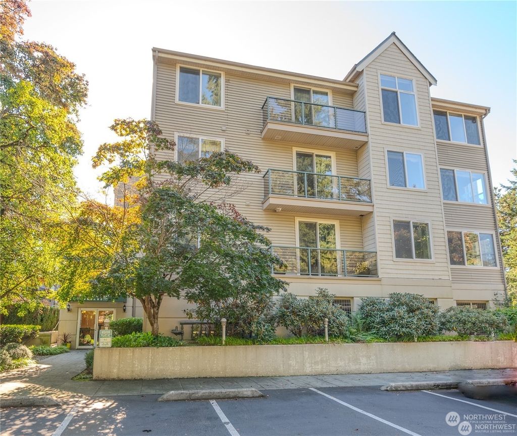 Photo of 6831 NE 170th Street #305, Kenmore, WA 98028 (MLS # 2328729)
