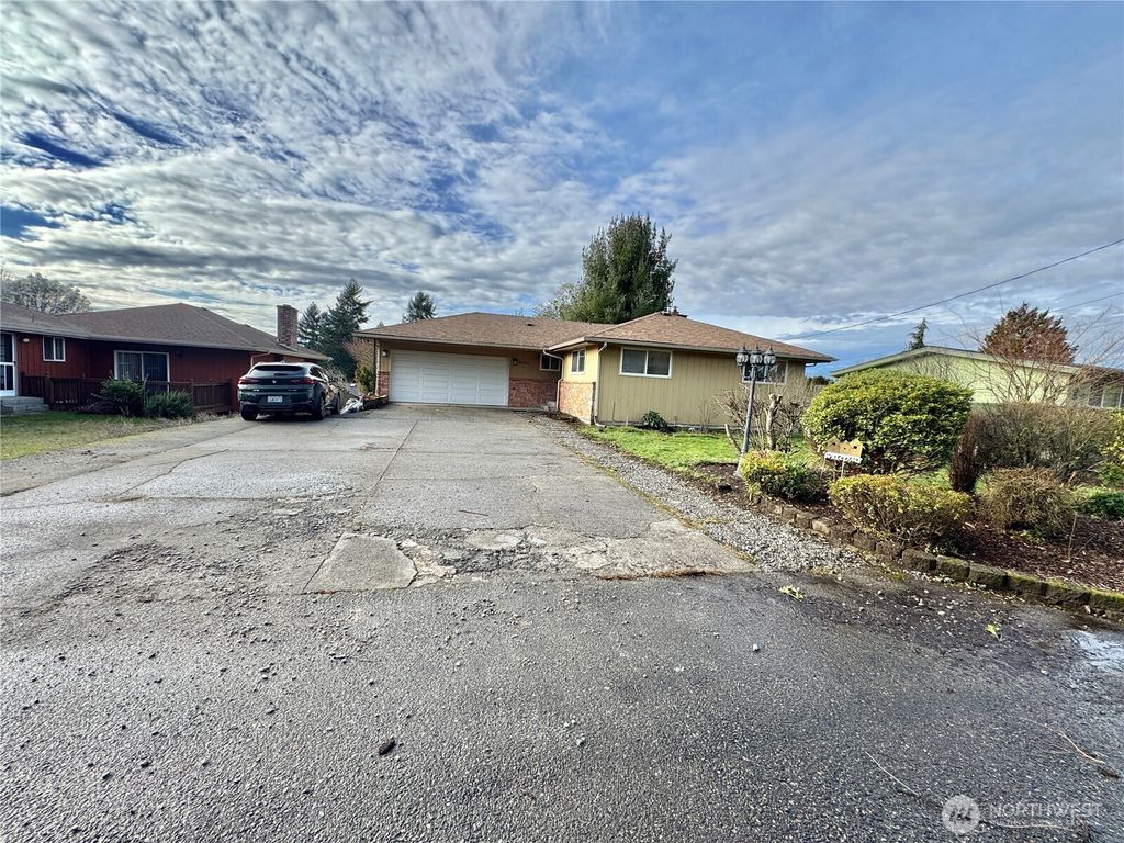 Photo of 19431 107TH Avenue SE, Renton, WA 98055 (MLS # 2471008)