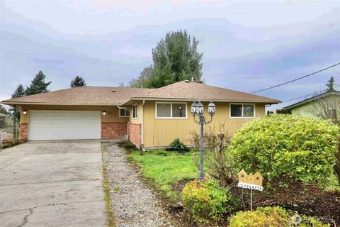 Photo of 19431 107TH Avenue SE, Renton, WA 98055 (MLS # 2471008)