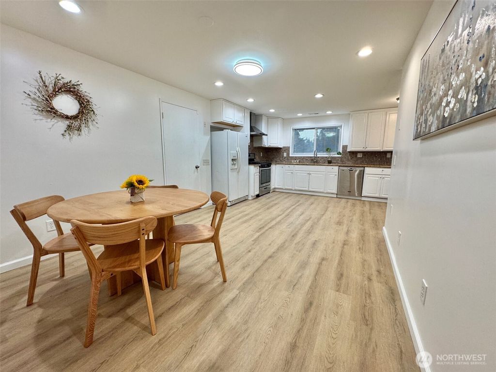 Photo of 19431 107TH Avenue SE, Renton, WA 98055 (MLS # 2471008)