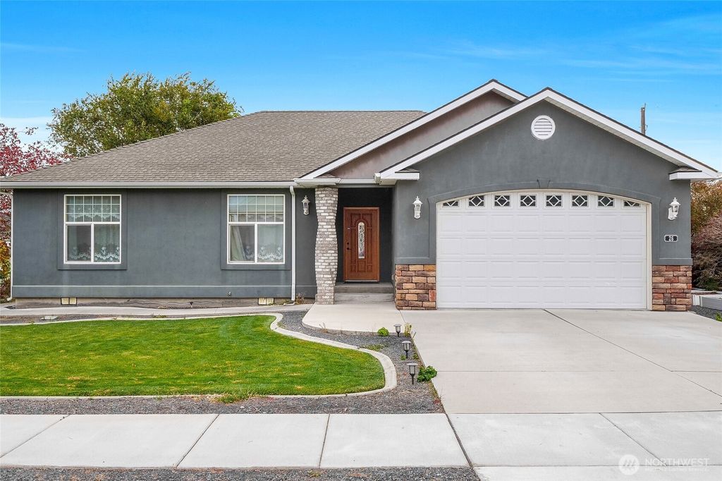 Photo of 26 Ginkgo Street S, Soap Lake, WA 98851 (MLS # 2489930)