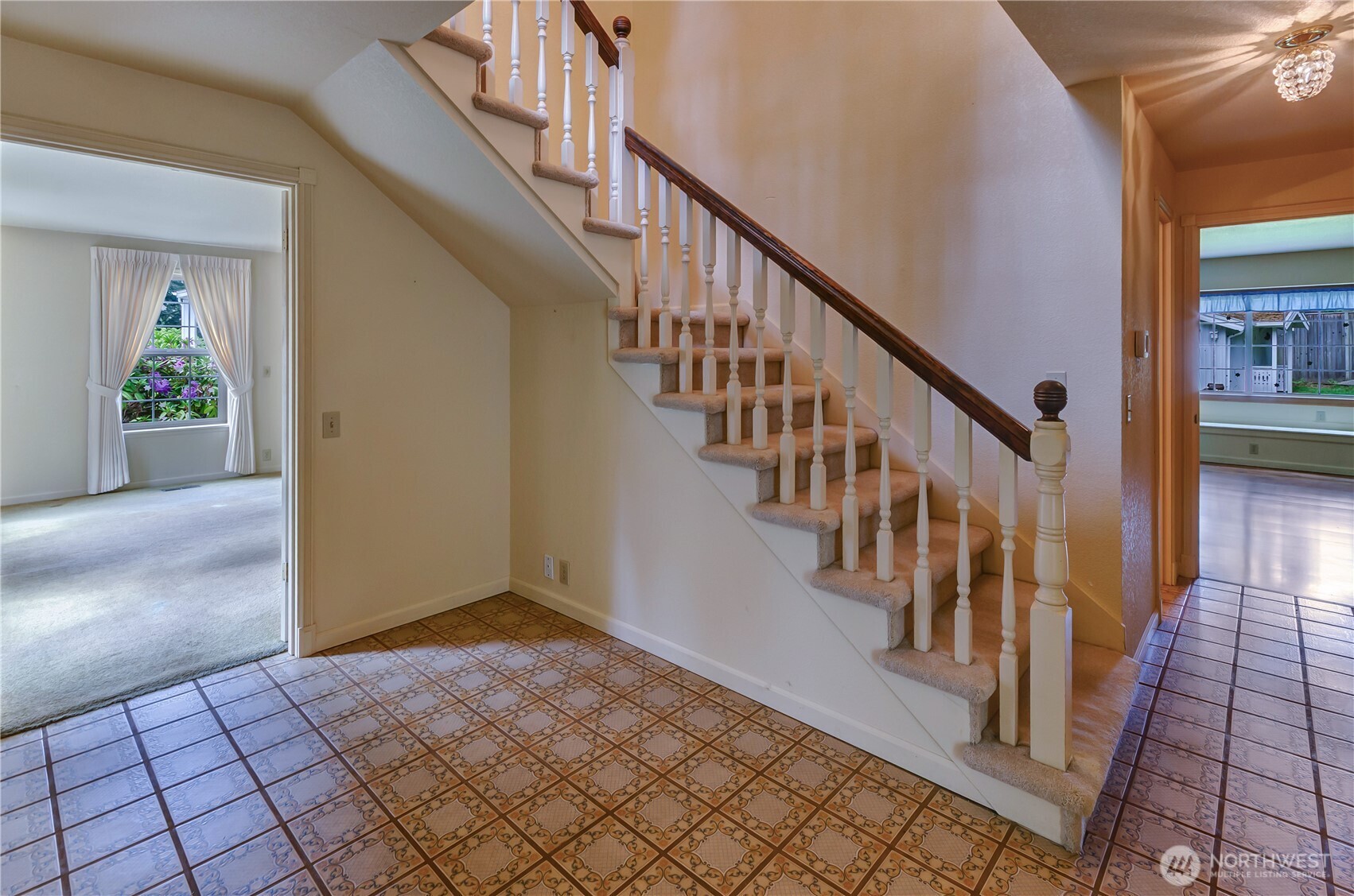 942 Altadena Court