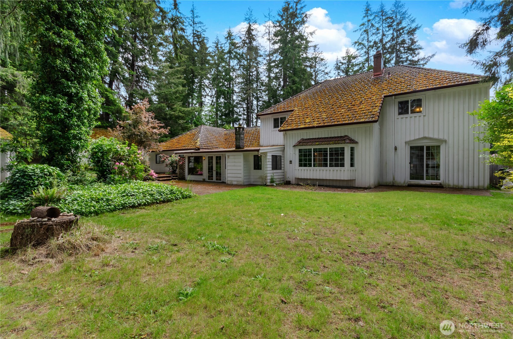942 Altadena Court