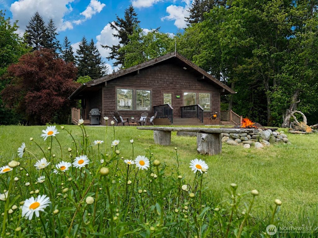 Photo of 17 B Whidbey Island Drive, Hat Island, WA 98206 (MLS # 2507928)