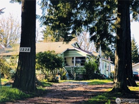 1228 SW 118 Street Burien WA 98146