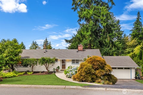 Photo of 2805 124th Place NE, Bellevue, WA 98005 (MLS # 2561516)