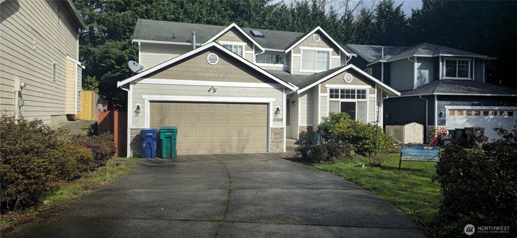 Photo of 10824 NE 144th Court, Kirkland, WA 98034 (MLS # 2480701)
