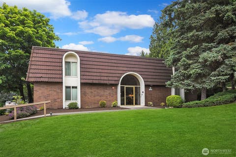 Photo of 11208 NE 68th Street #117, Kirkland, WA 98033 (MLS # 2535572)