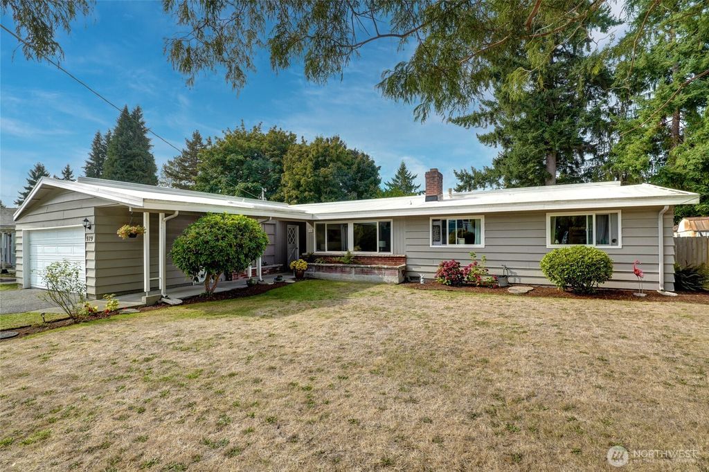 Photo of 929 165th Avenue SE, Bellevue, WA 98008 (MLS # 2438926)