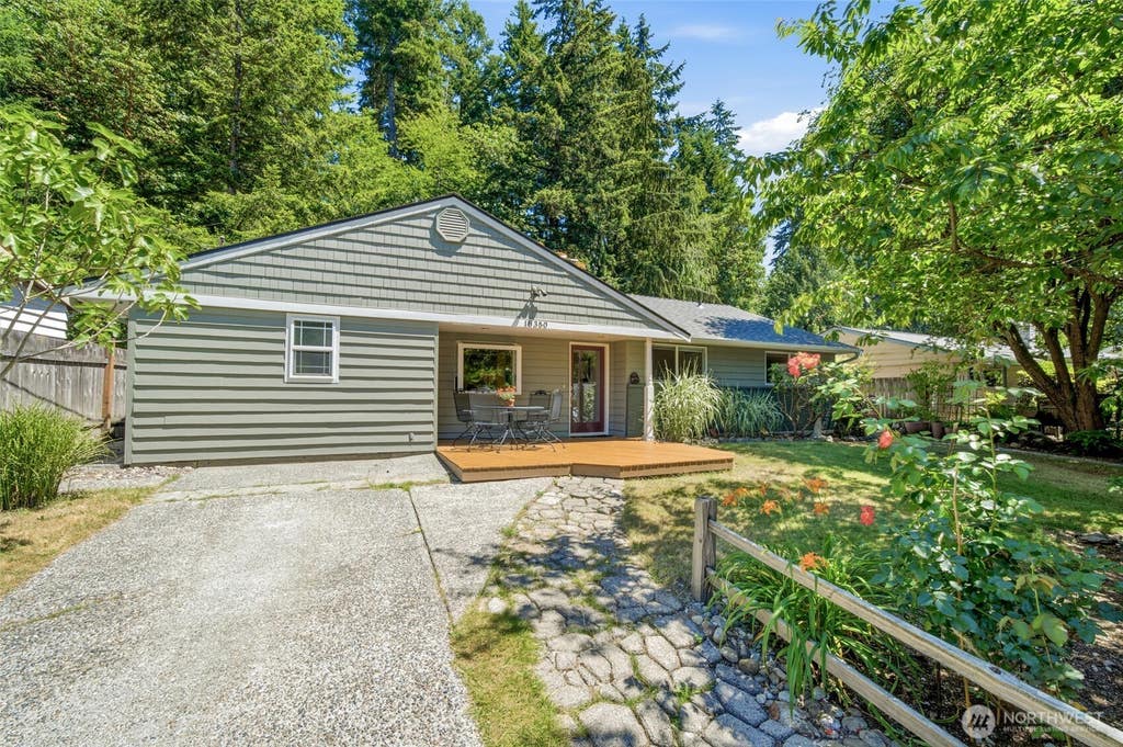 Photo of 18350 Evanston Avenue N, Shoreline, WA 98133 (MLS # 2551635)