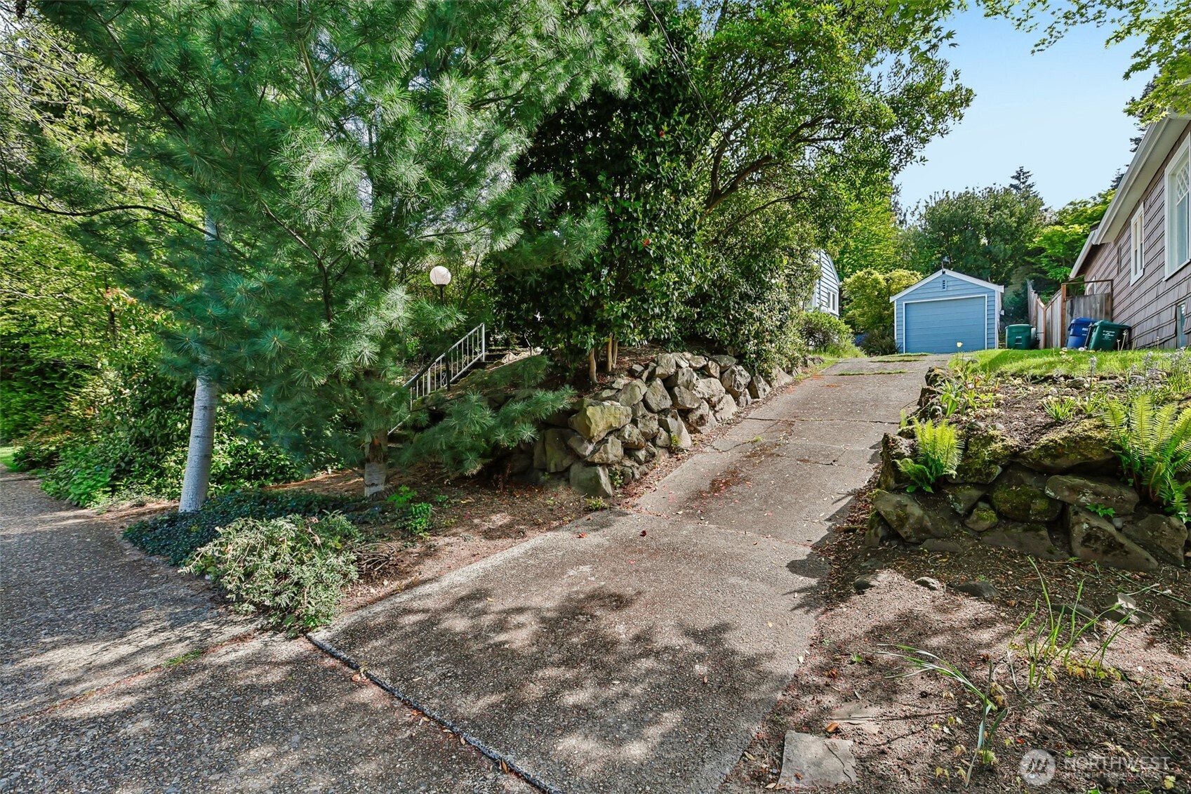 6830 27th Avenue NE