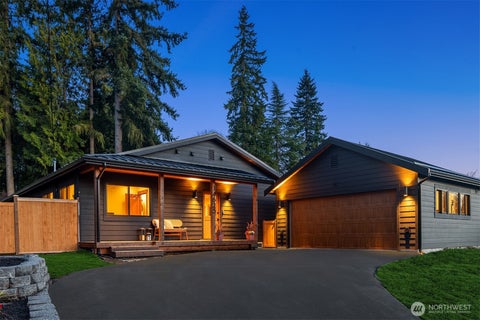 Photo of 14625 SE 14th Street, Bellevue, WA 98007 (MLS # 2547547)