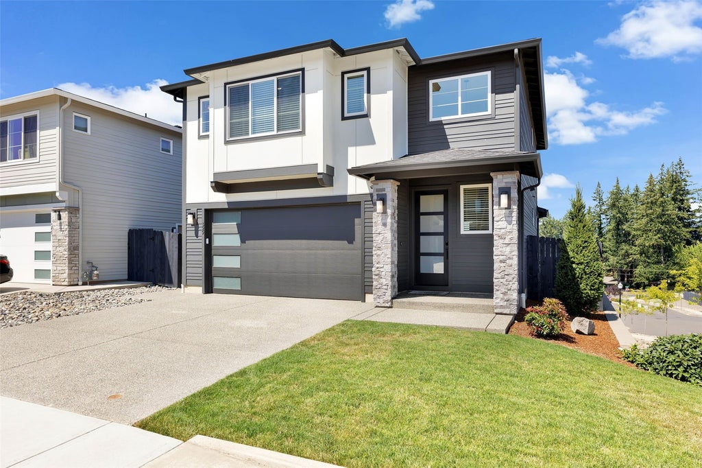 Photo of 329 W Laurel Street, Washougal, WA 98671 (MLS # 2589194)