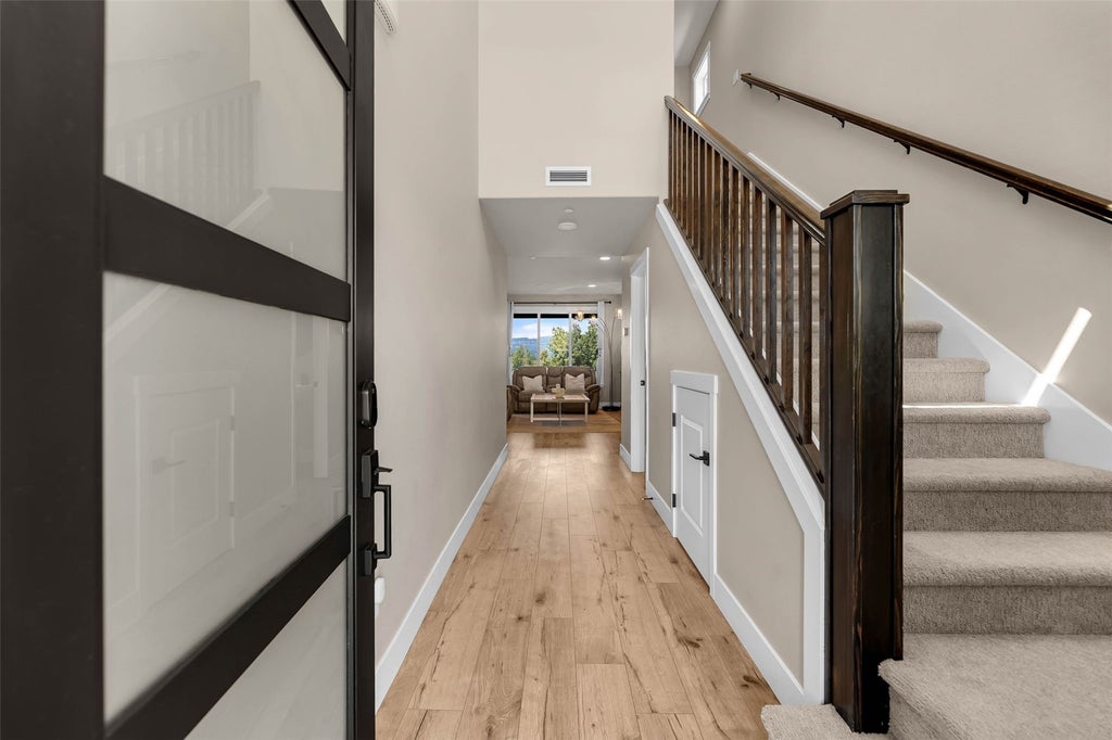 Photo of 329 W Laurel Street, Washougal, WA 98671 (MLS # 2589194)