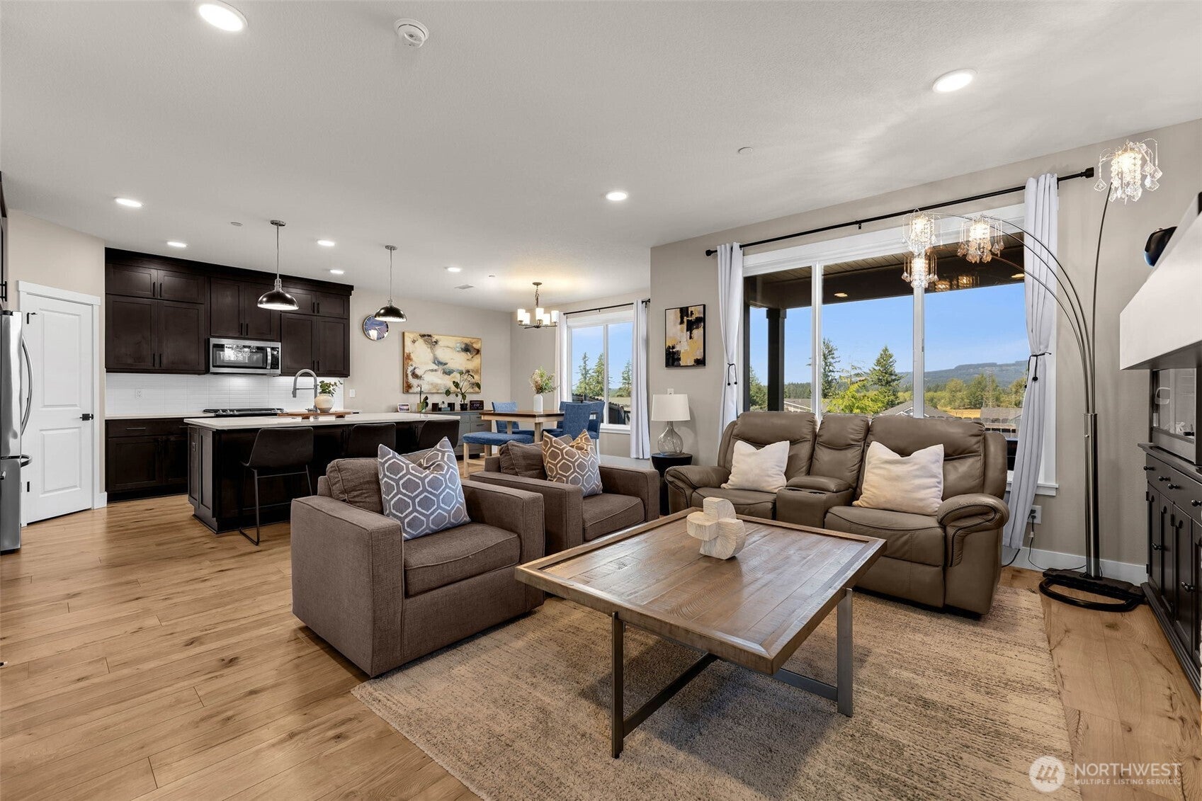 329 W Laurel Street