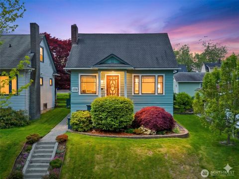 Photo of 1126 Wetmore Avenue, Everett, WA 98201 (MLS # 2522044)