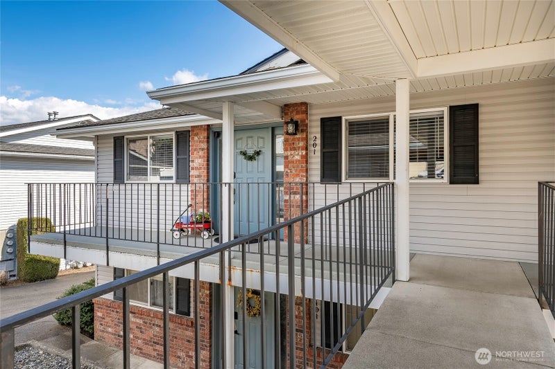 223 Judson St. Aly 201