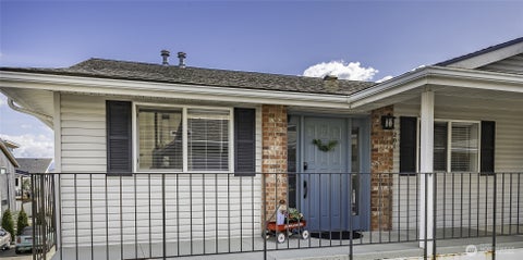Photo of 223 Judson St. Aly Aly #201, Lynden, WA 98264 (MLS # 2501577)