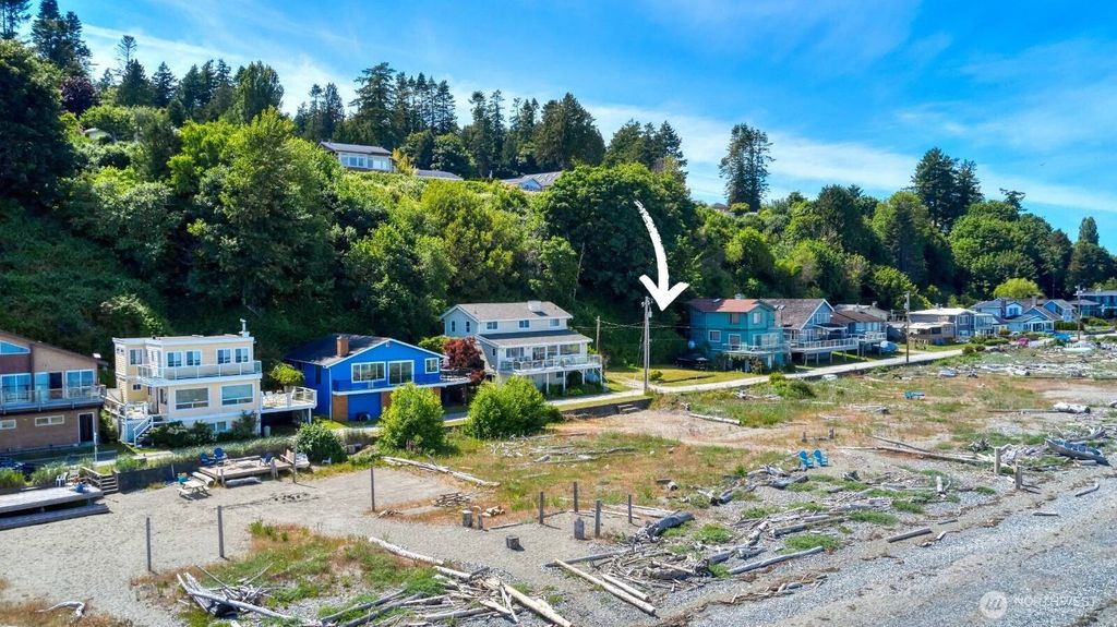 Photo of 215 Bay View Drive, Point Roberts, WA 98281 (MLS # 2479608)