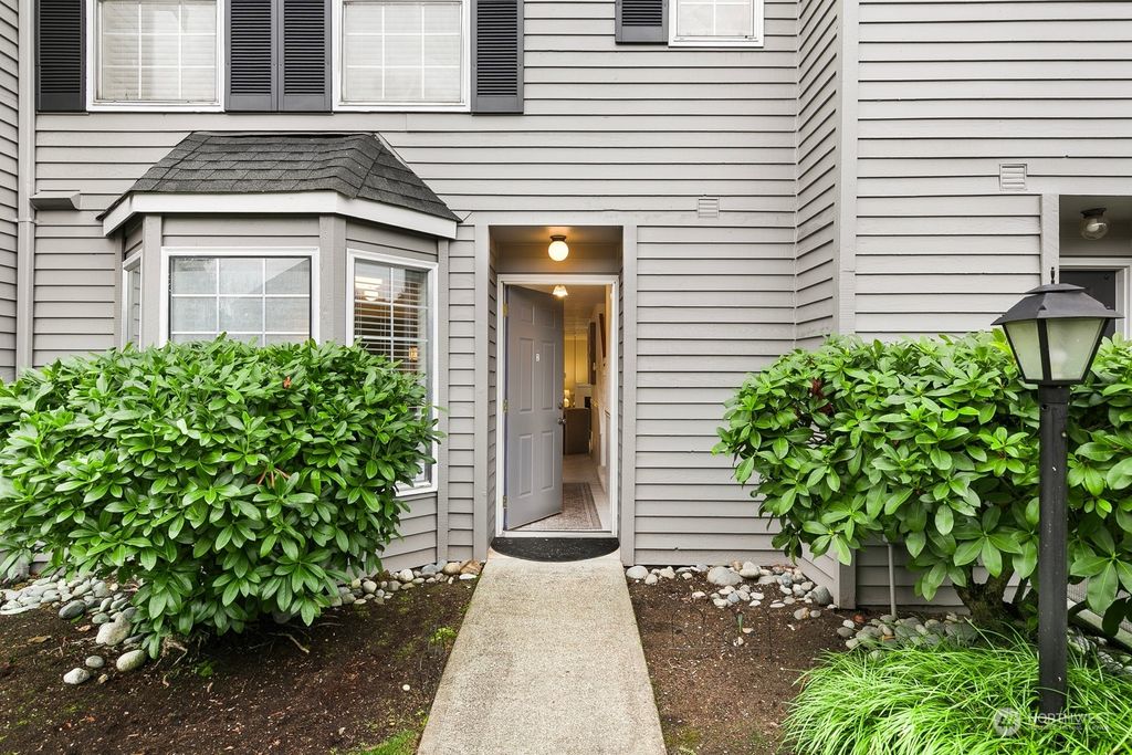 Photo of 23913 57th Court S #F2, Kent, WA 98032 (MLS # 2322322)