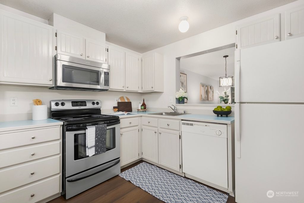 Photo of 23913 57th Court S #F2, Kent, WA 98032 (MLS # 2322322)