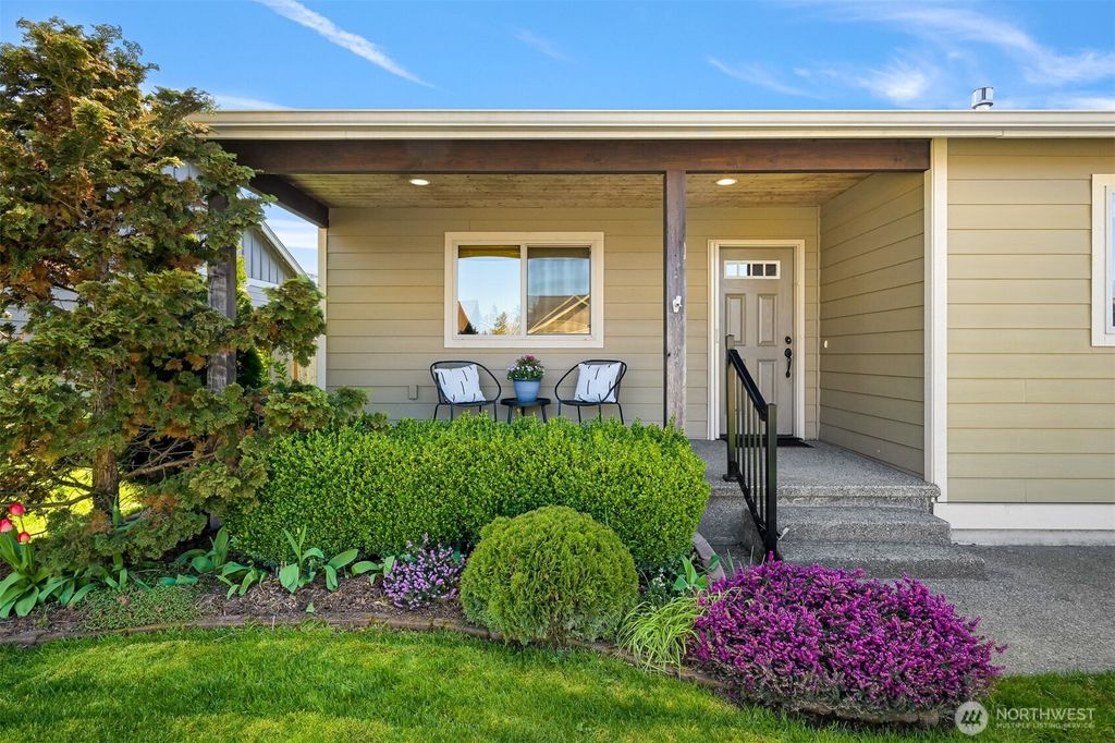 Photo of 403 Westview Place, Nooksack, WA 98276 (MLS # 2504465)