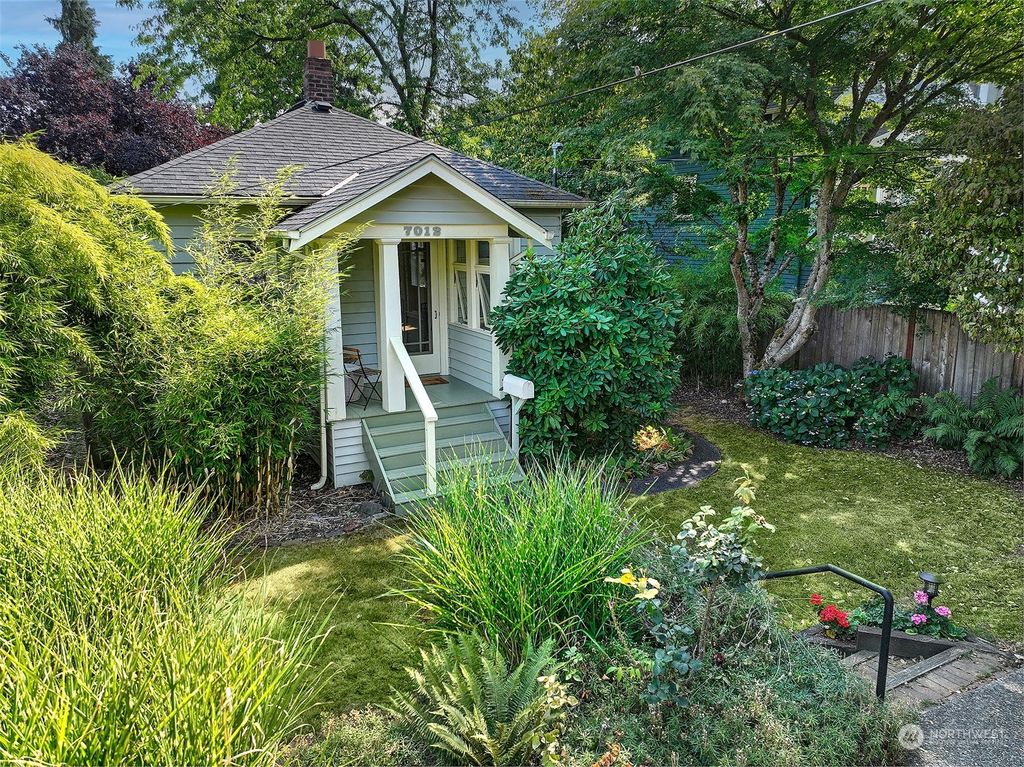Photo of 7012 Ravenna Avenue NE, Seattle, WA 98115 (MLS # 2156636)