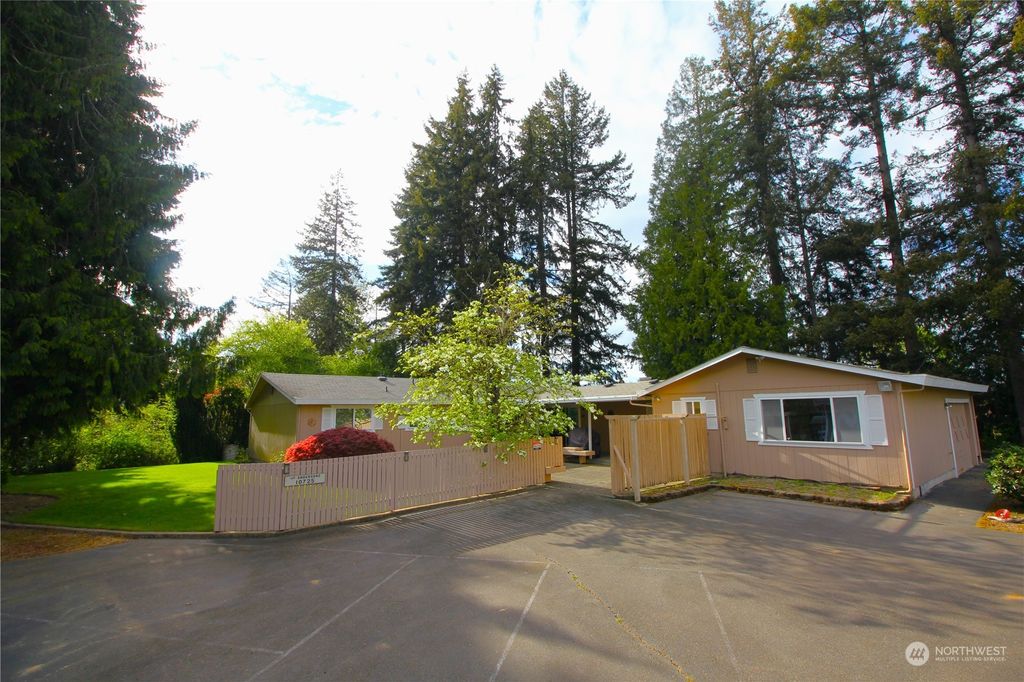 Photo of 10725 SE 244th Street, Kent, WA 98030 (MLS # 2229008)