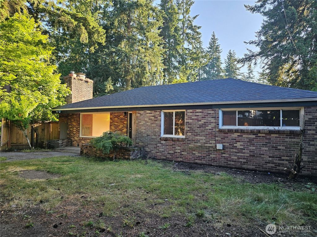 Photo of 12529 14th Avenue NE, Seattle, WA 98125 (MLS # 2401522)