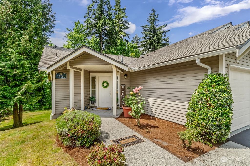 Photo of 18639 NE 55th Way, Redmond, WA 98052 (MLS # 2125560)