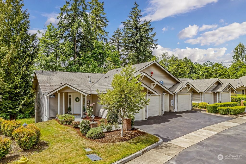 Photo of 18639 NE 55th Way, Redmond, WA 98052 (MLS # 2125560)