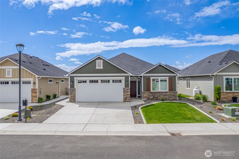 Photo of 816 N M Loop Drive SW, Quincy, WA 98848 (MLS # 2415386)