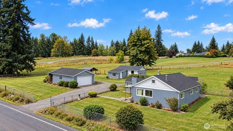 Photo of 10622 Fruitland Avenue E, Puyallup, WA 98373 (MLS # 2589696)